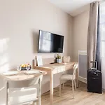 Appart'city Confort Centre Aparthotel 3*