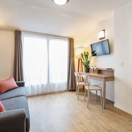 Appart'city Confort Centre 3* ניורט