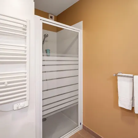 Appart'city Confort Centre 3* ניורט