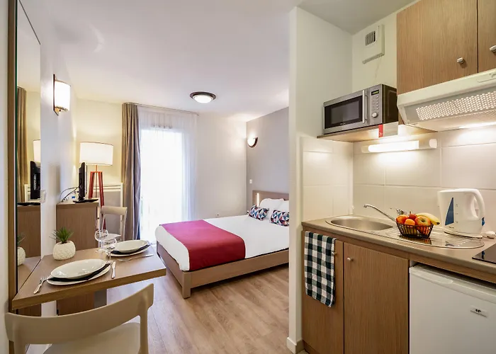 Appart'city Confort Centre Apartahotel 3*