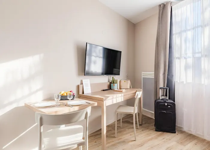 Appart'city Confort Centre Apartahotel 3*